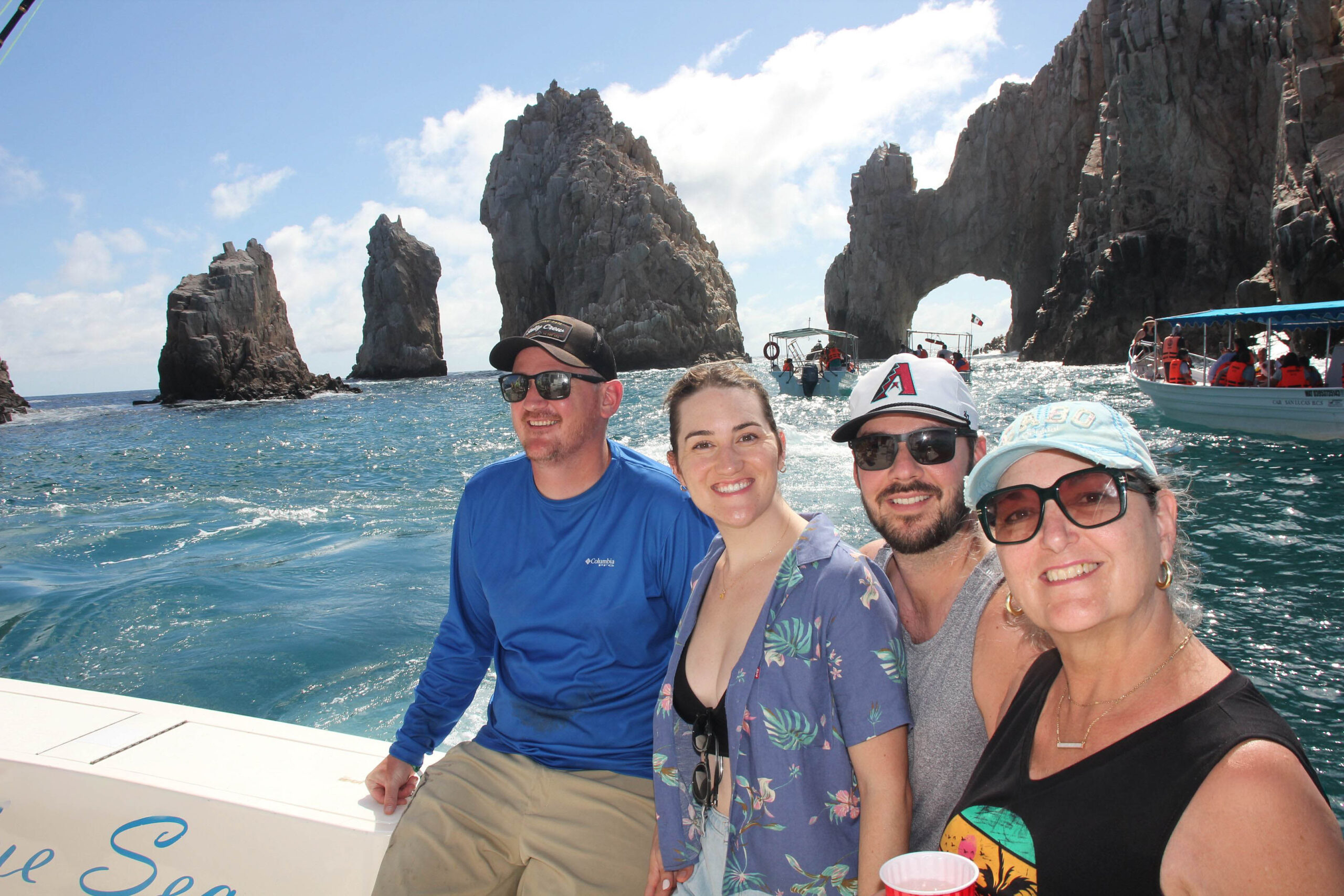 Do Cabo Booze Cruises Visit the Arch