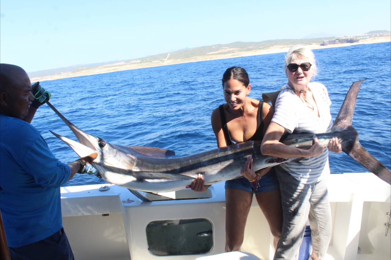 Why Should I Book a Private Cabo Fishing Charter Instead of a Shared Boat